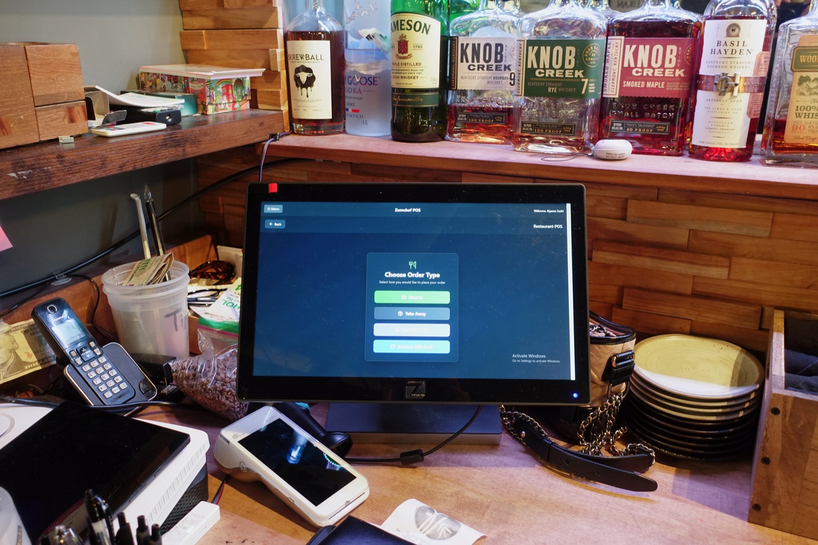 Restaurant staff running smoother shifts