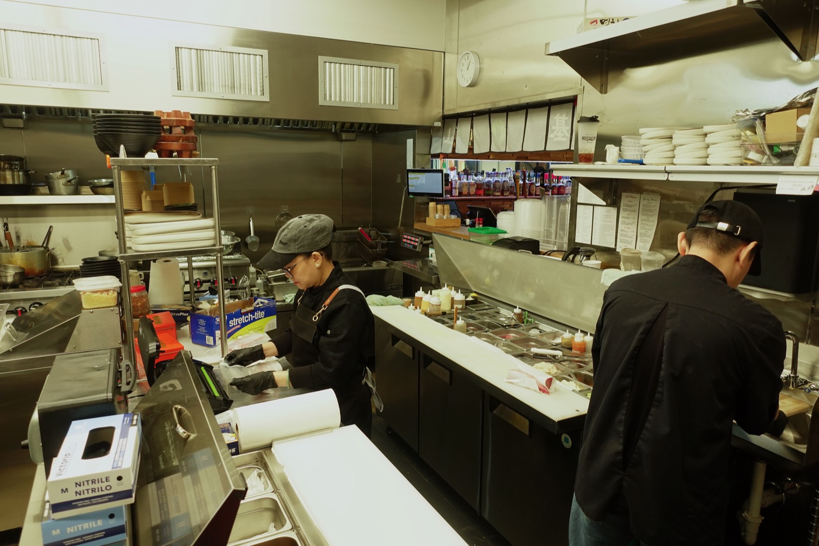 Restaurant business using modern technology