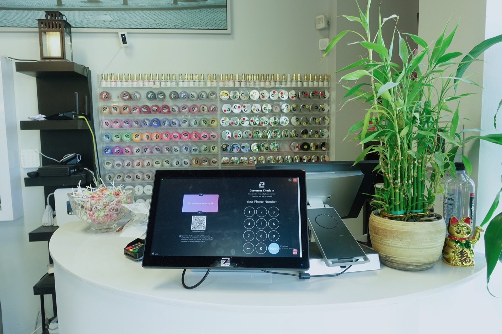 Nail Salon business using modern technology